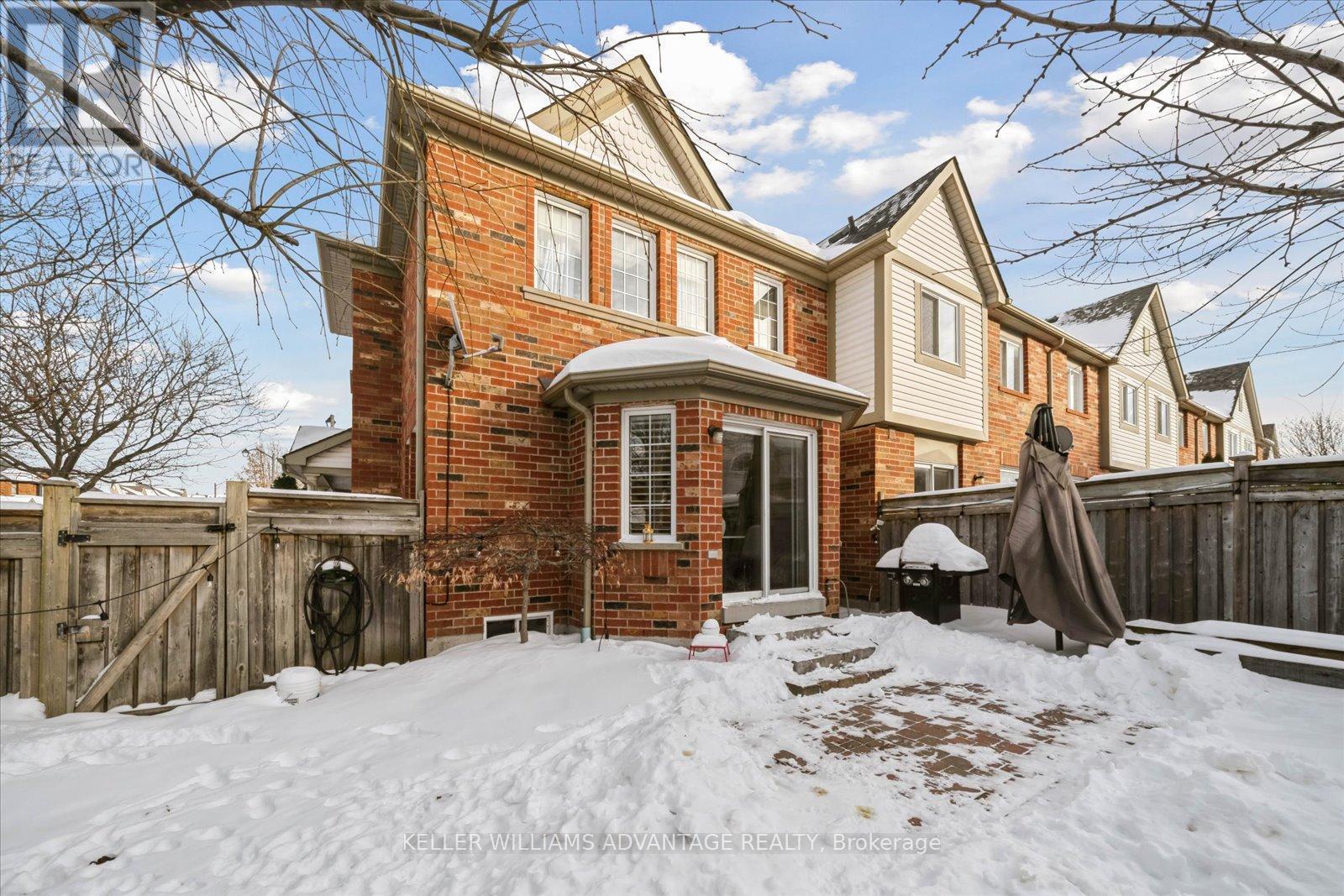 90 Collis Drive, Aurora, ON - Outdoor