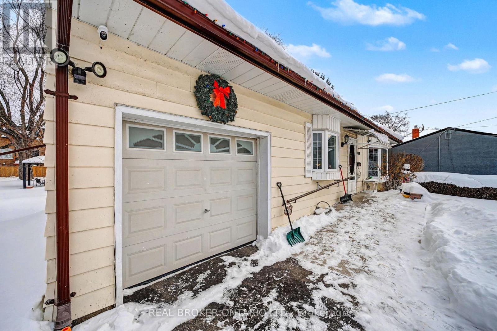 1069 Roosevelt Road, Mississauga, ON - Outdoor