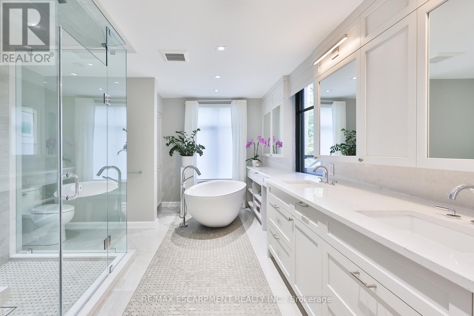 905 Sangster Avenue, Mississauga, ON - Indoor Photo Showing Bathroom