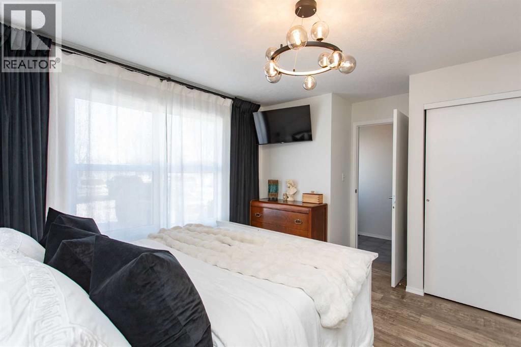 4, 20 Jacobs Close, Red Deer, AB - Indoor Photo Showing Bedroom