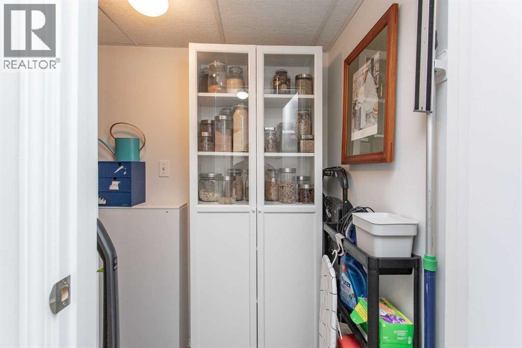 4, 20 Jacobs Close, Red Deer, AB - Indoor Photo Showing Other Room