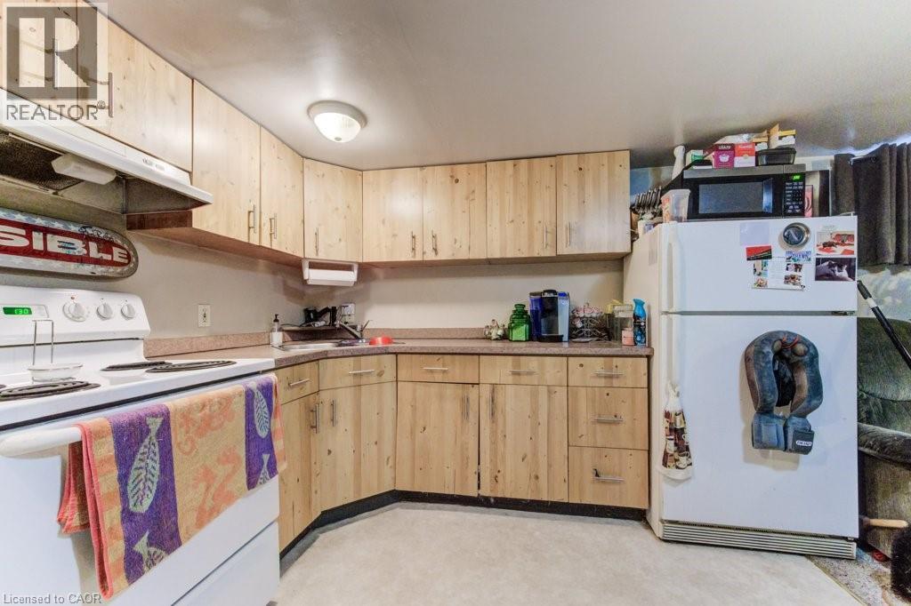 56 Lilac Street, Kitchener, ON - Indoor Photo Showing Kitchen