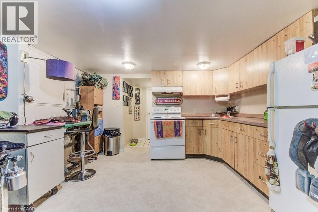 56 Lilac Street, Kitchener, ON - Indoor Photo Showing Kitchen