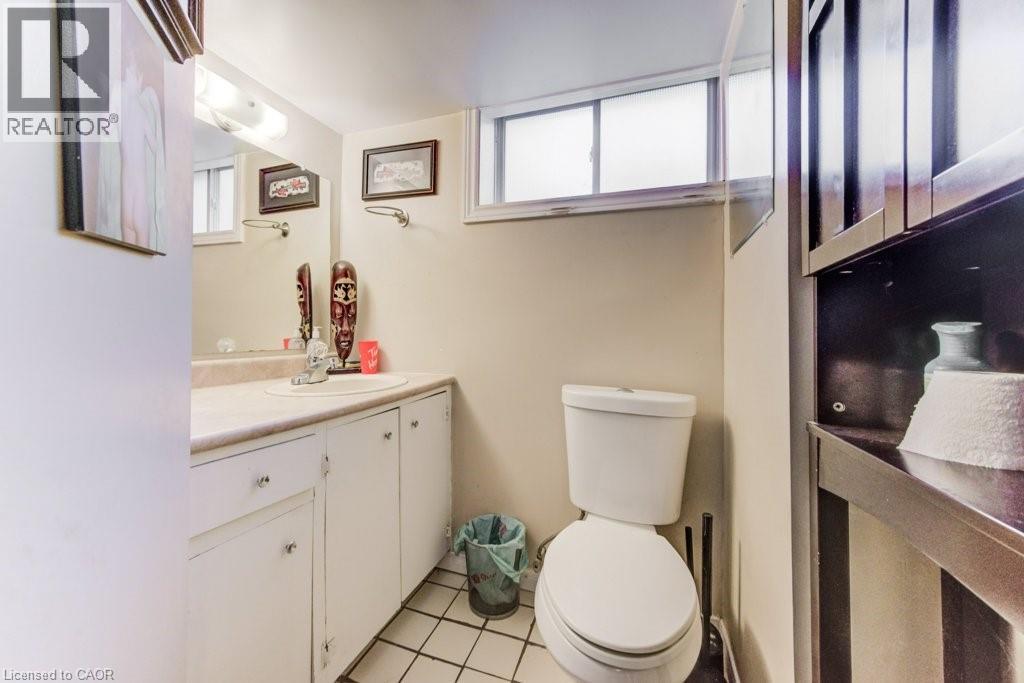 56 Lilac Street, Kitchener, ON - Indoor Photo Showing Bathroom