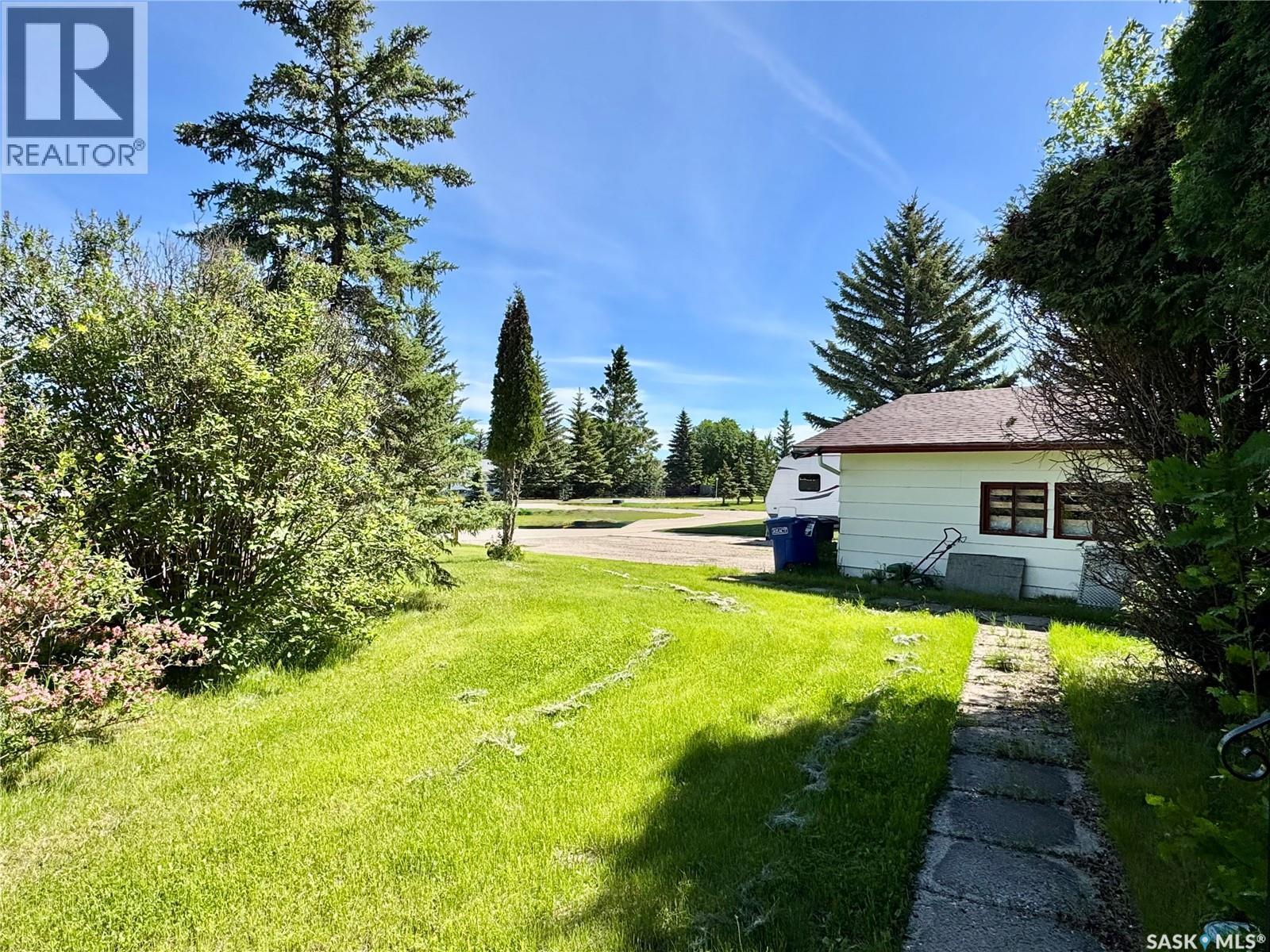 15 Willow Place, Lanigan, SK - Outdoor