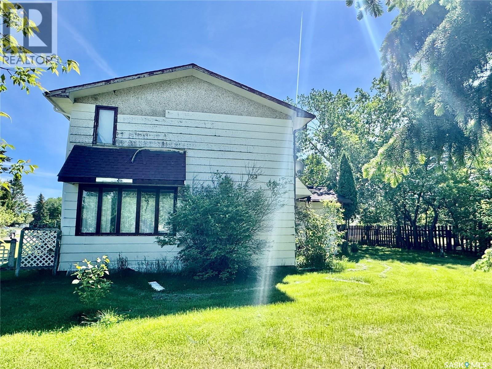 15 Willow Place, Lanigan, SK - Outdoor