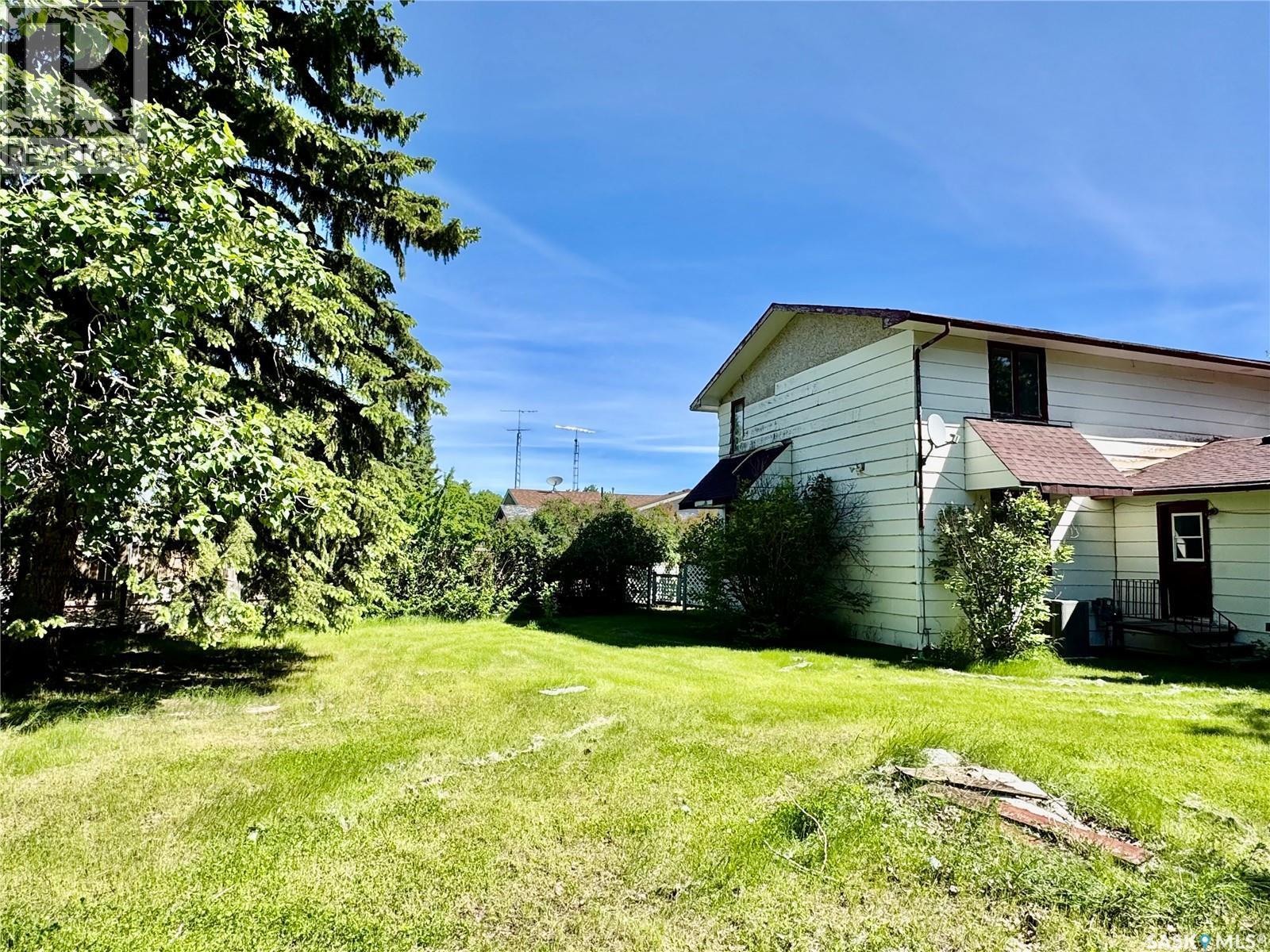 15 Willow Place, Lanigan, SK - Outdoor