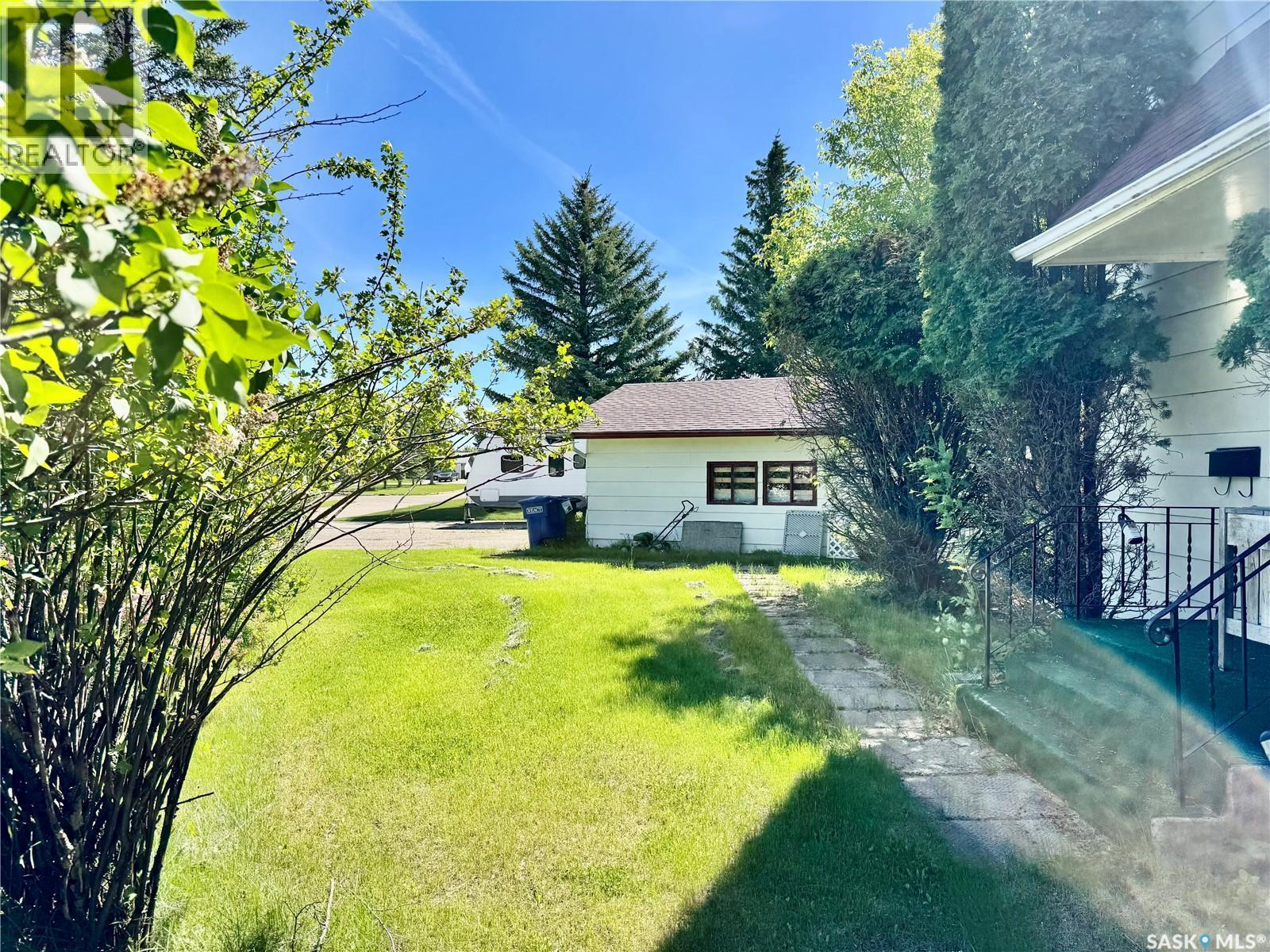 15 Willow Place, Lanigan, SK - Outdoor