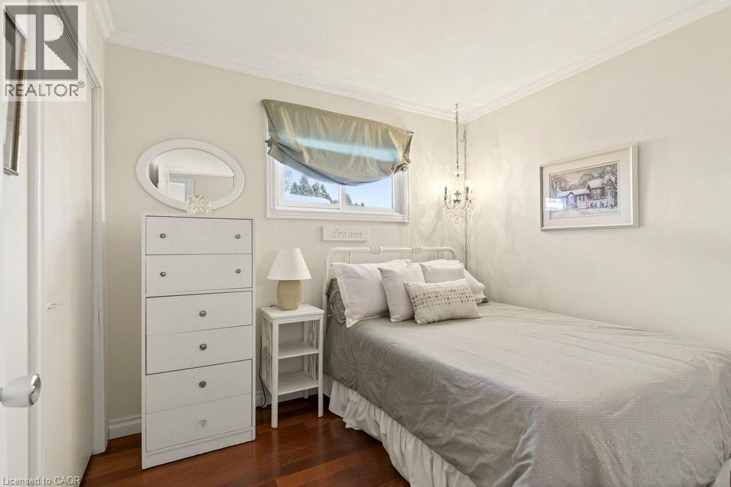 4017 Kingston Court, Burlington, ON - Indoor Photo Showing Bedroom