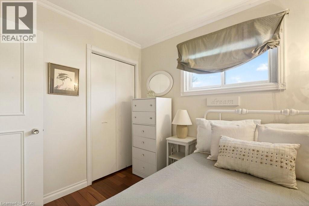 4017 Kingston Court, Burlington, ON - Indoor Photo Showing Bedroom