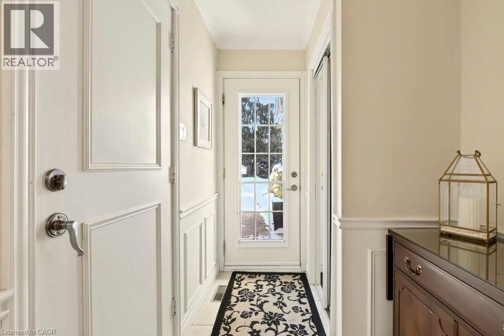 4017 Kingston Court, Burlington, ON - Indoor