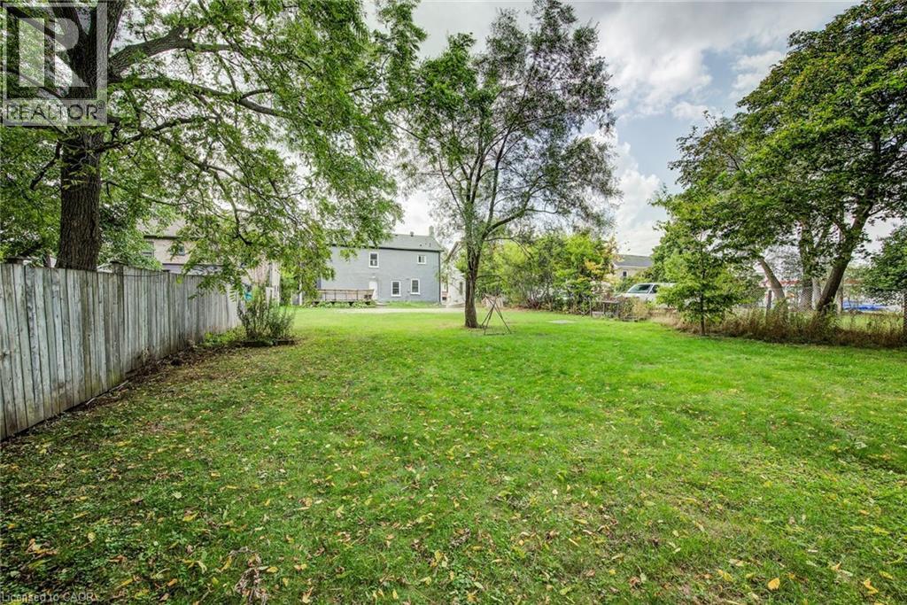 View of yard - 1331 King Street E, Cambridge, ON - Outdoor