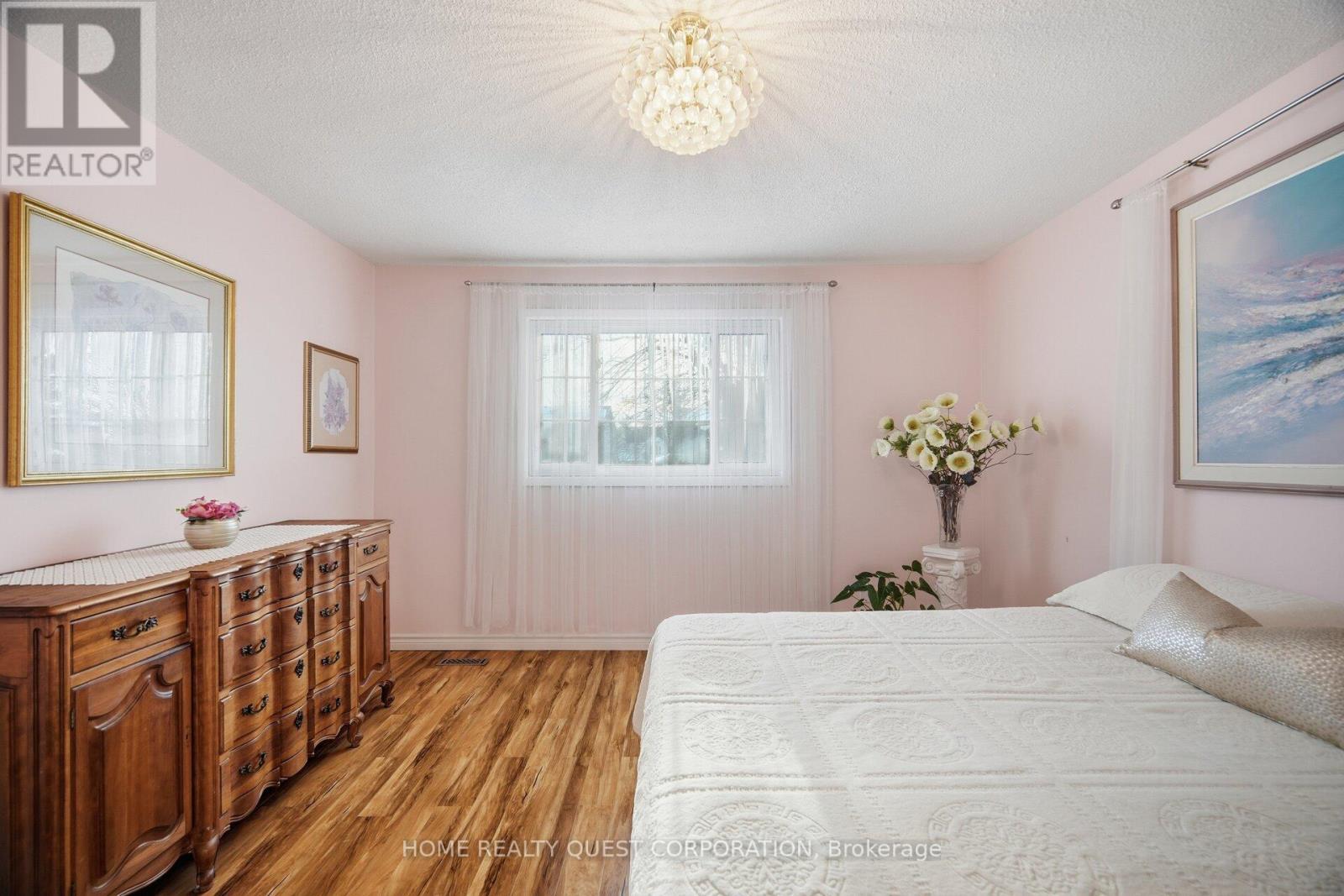 6330 Lorca Crescent, Mississauga, ON - Indoor Photo Showing Bedroom
