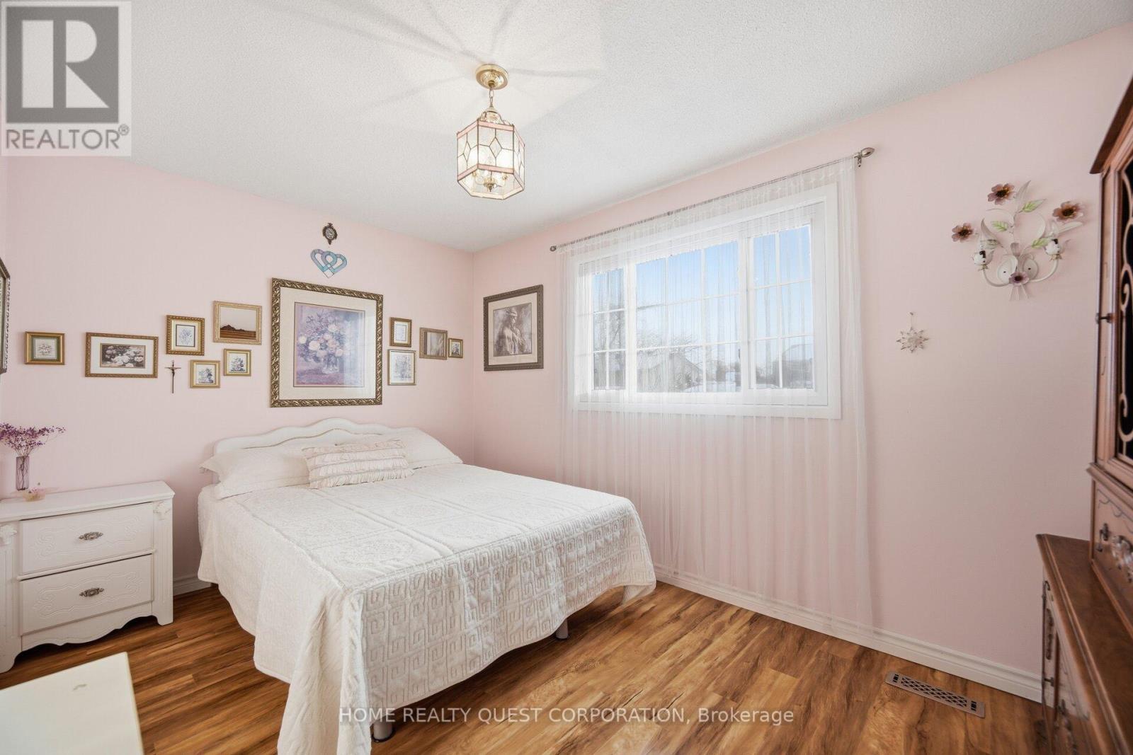 6330 Lorca Crescent, Mississauga, ON - Indoor Photo Showing Bedroom