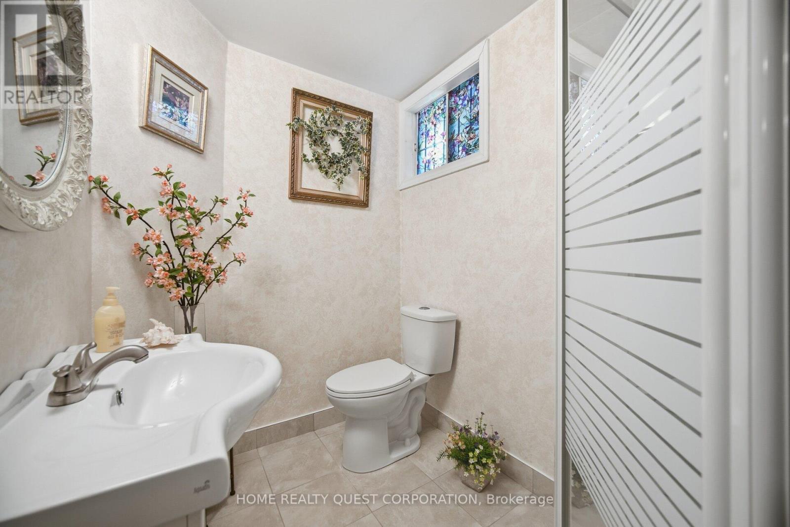 6330 Lorca Crescent, Mississauga, ON - Indoor Photo Showing Bathroom
