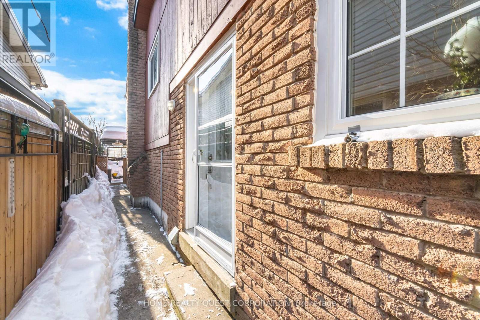 6330 Lorca Crescent, Mississauga, ON - Outdoor