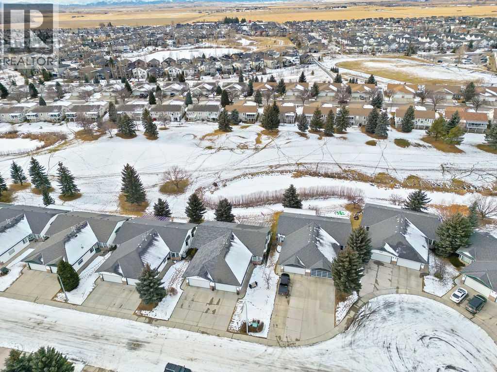 Highwood Golf in back yard! - 509 Highview Point Nw, High River, AB - Outdoor With View