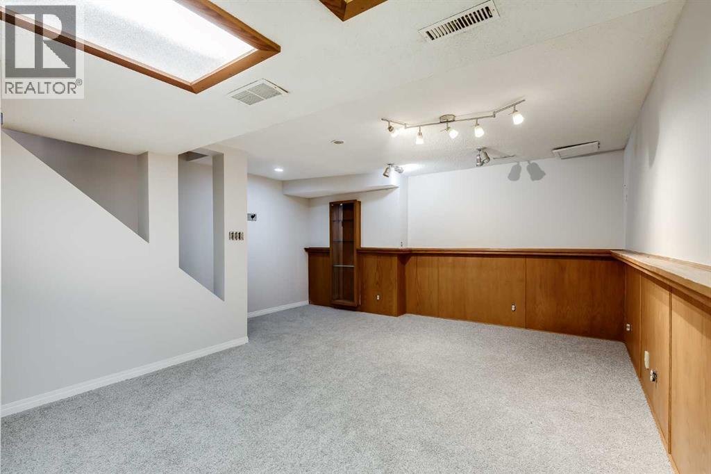 Lots of room to enjoy - 292 Falton Drive Ne, Calgary, AB - Indoor Photo Showing Other Room