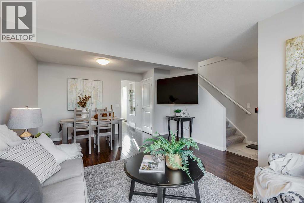 Seamless flow - 292 Falton Drive Ne, Calgary, AB - Indoor Photo Showing Living Room