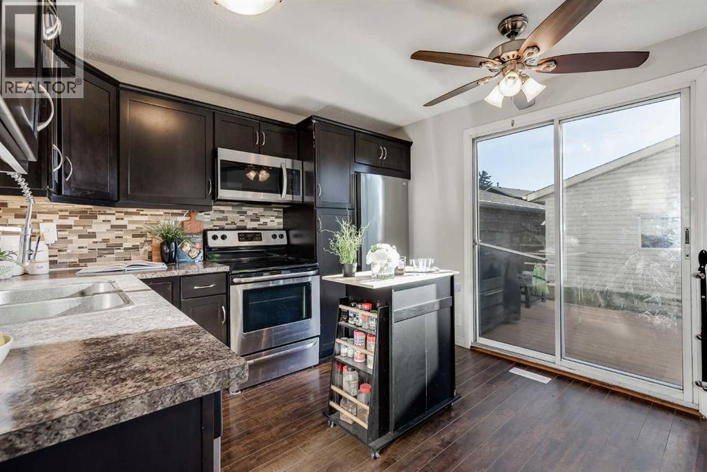 Bright and sunny kitchen - 292 Falton Drive Ne, Calgary, AB - Indoor Photo Showing Kitchen With Upgraded Kitchen