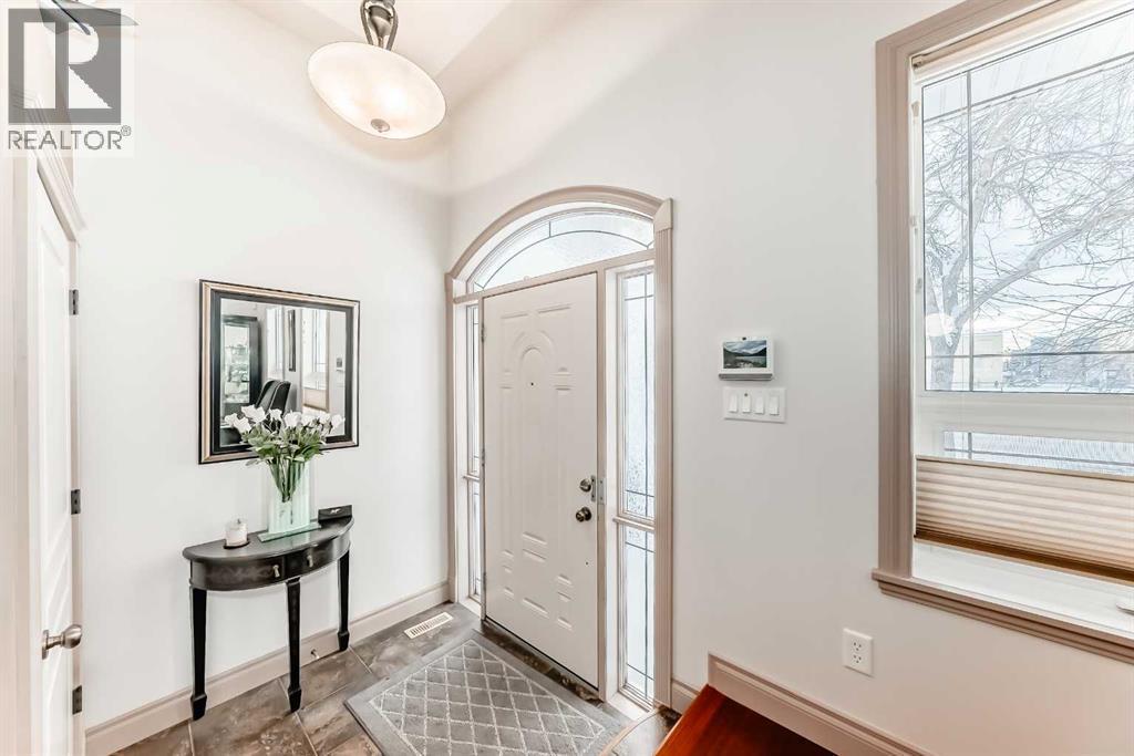 252 18 Avenue Nw, Calgary, AB - Indoor Photo Showing Other Room