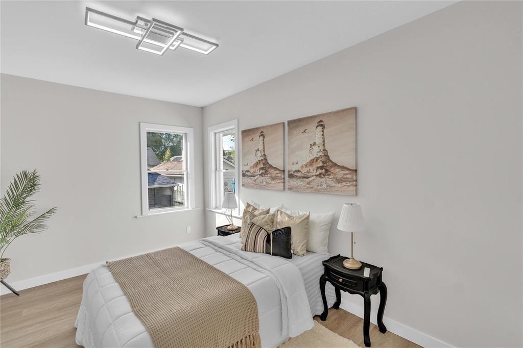 241 Campbell Street, Winnipeg, MB - Indoor Photo Showing Bedroom