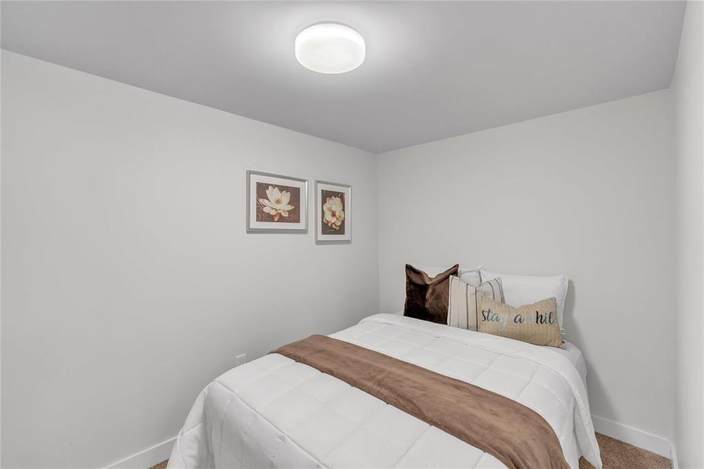 241 Campbell Street, Winnipeg, MB - Indoor Photo Showing Bedroom