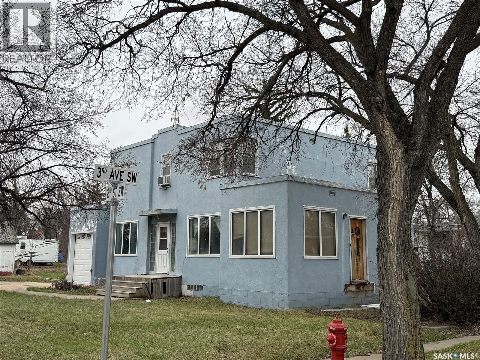 304 3Rd Avenue Sw, Eston, SK - Outdoor