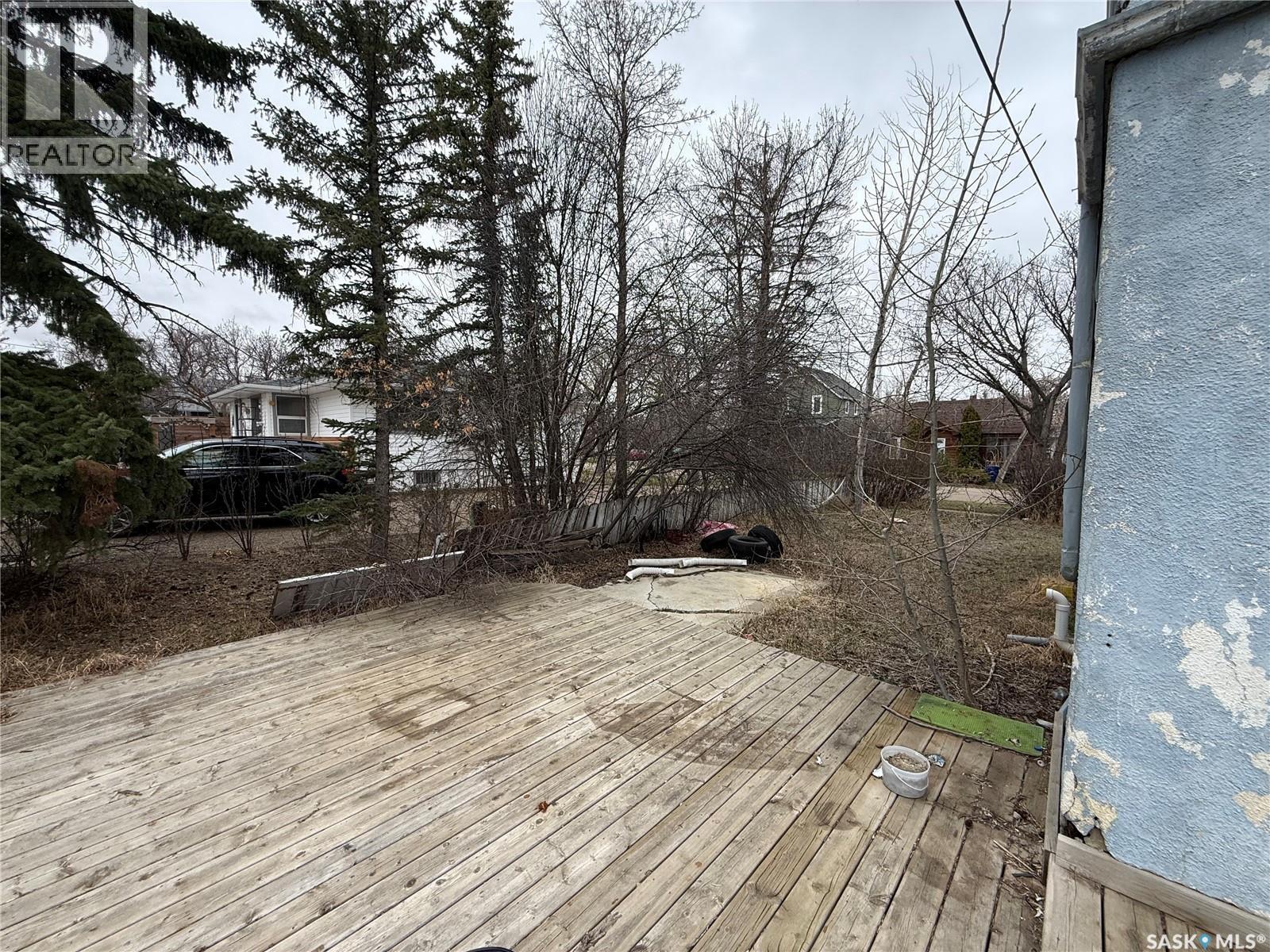 304 3Rd Avenue Sw, Eston, SK - Outdoor With Deck Patio Veranda