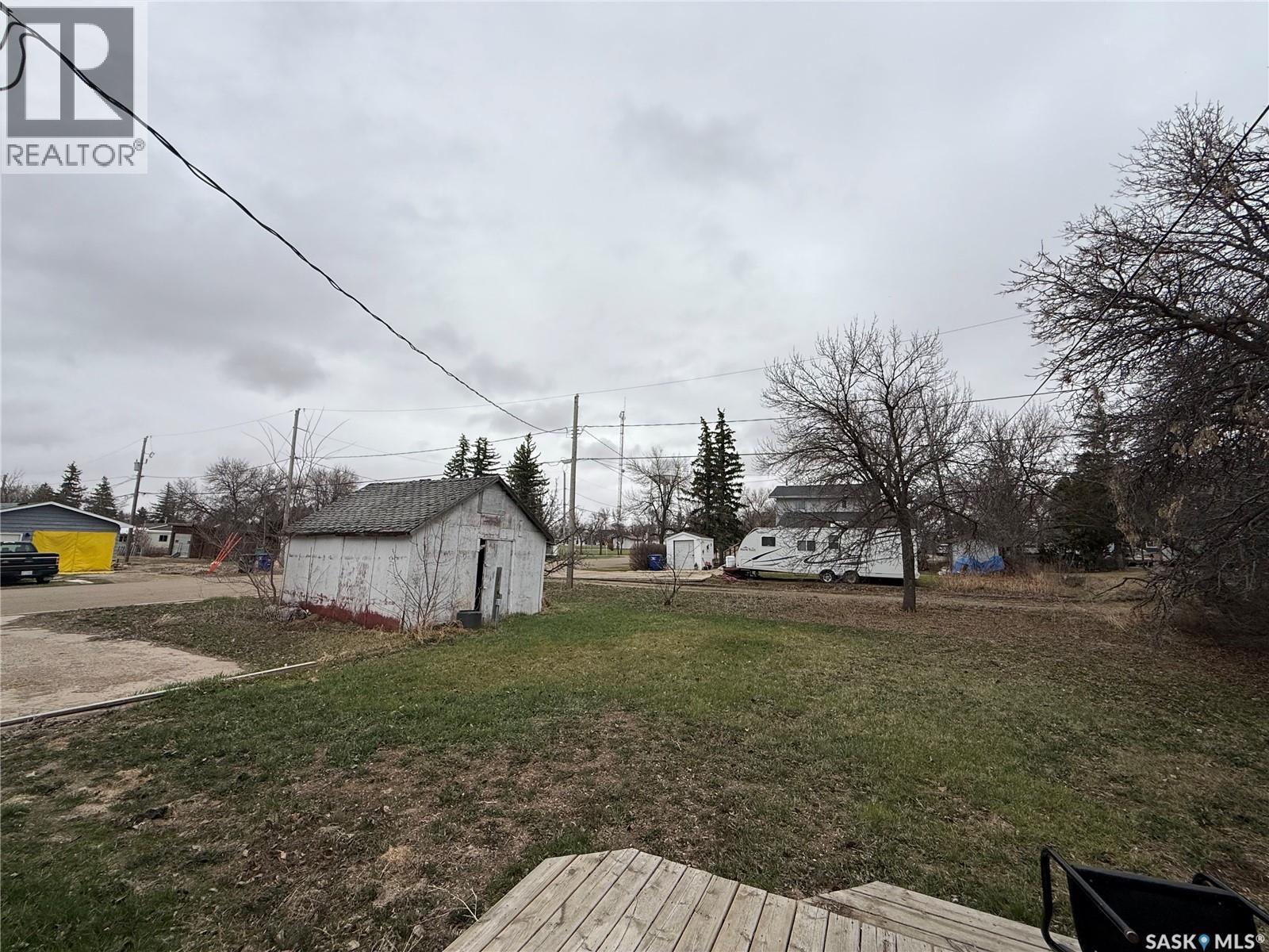 304 3Rd Avenue Sw, Eston, SK - Outdoor