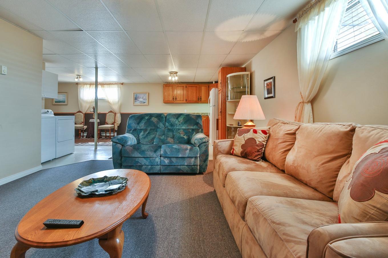 Family room - 292 Rue Louis-Pasteur, Saint-Jean-Sur-Richelieu, QC - Indoor Photo Showing Living Room