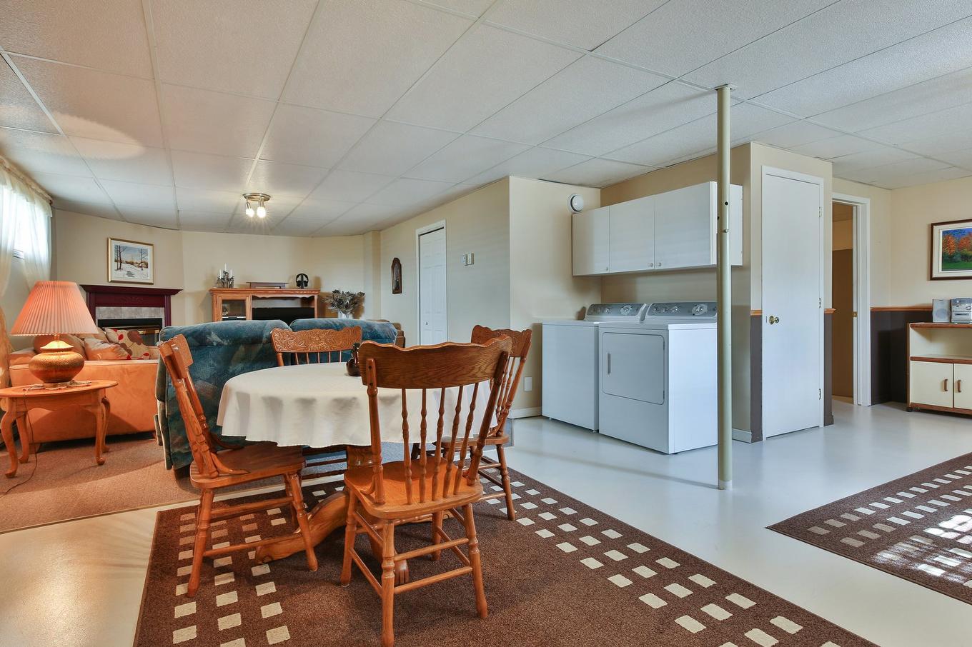 Basement - 292 Rue Louis-Pasteur, Saint-Jean-Sur-Richelieu, QC - Indoor Photo Showing Dining Room