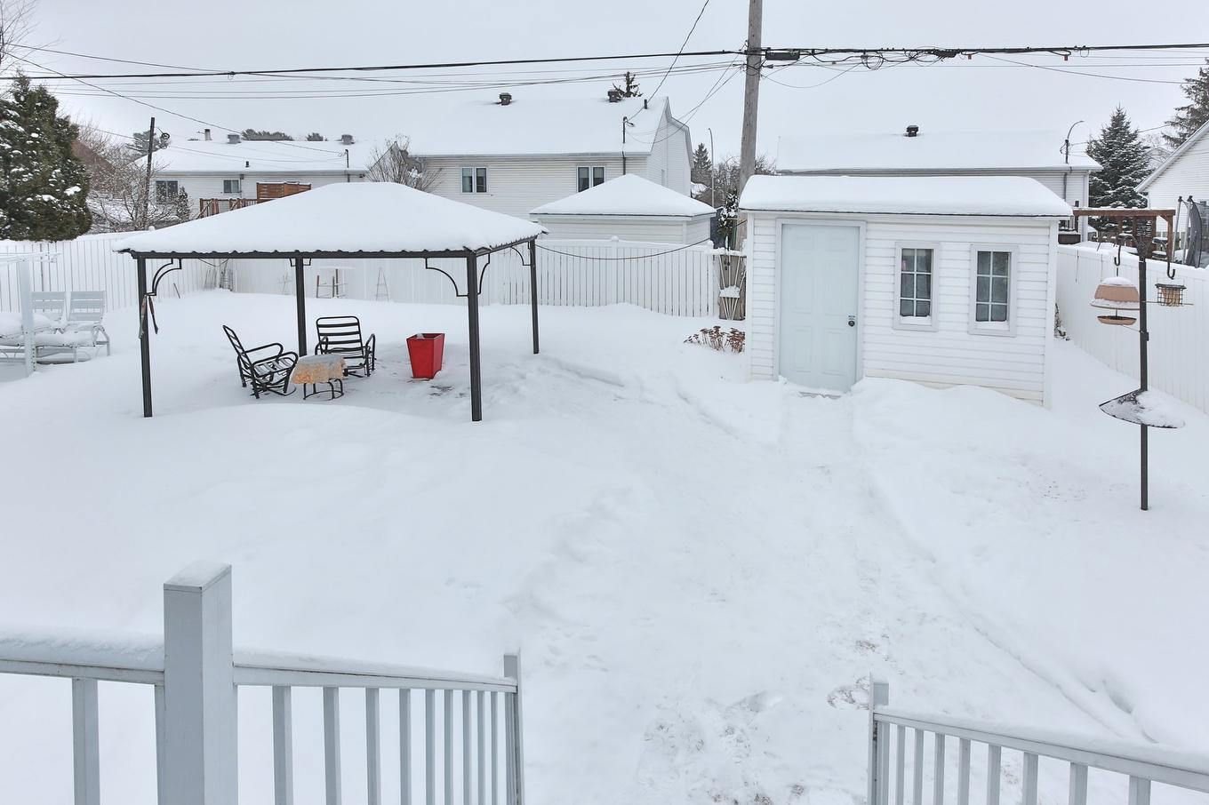 Backyard - 292 Rue Louis-Pasteur, Saint-Jean-Sur-Richelieu, QC - Outdoor