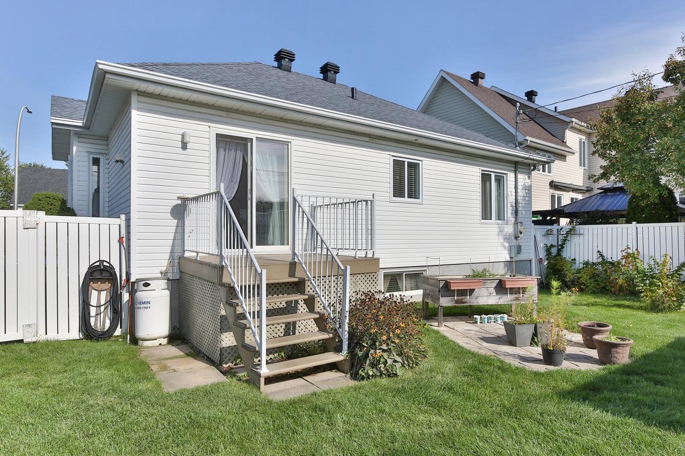 Back facade - 292 Rue Louis-Pasteur, Saint-Jean-Sur-Richelieu, QC - Outdoor