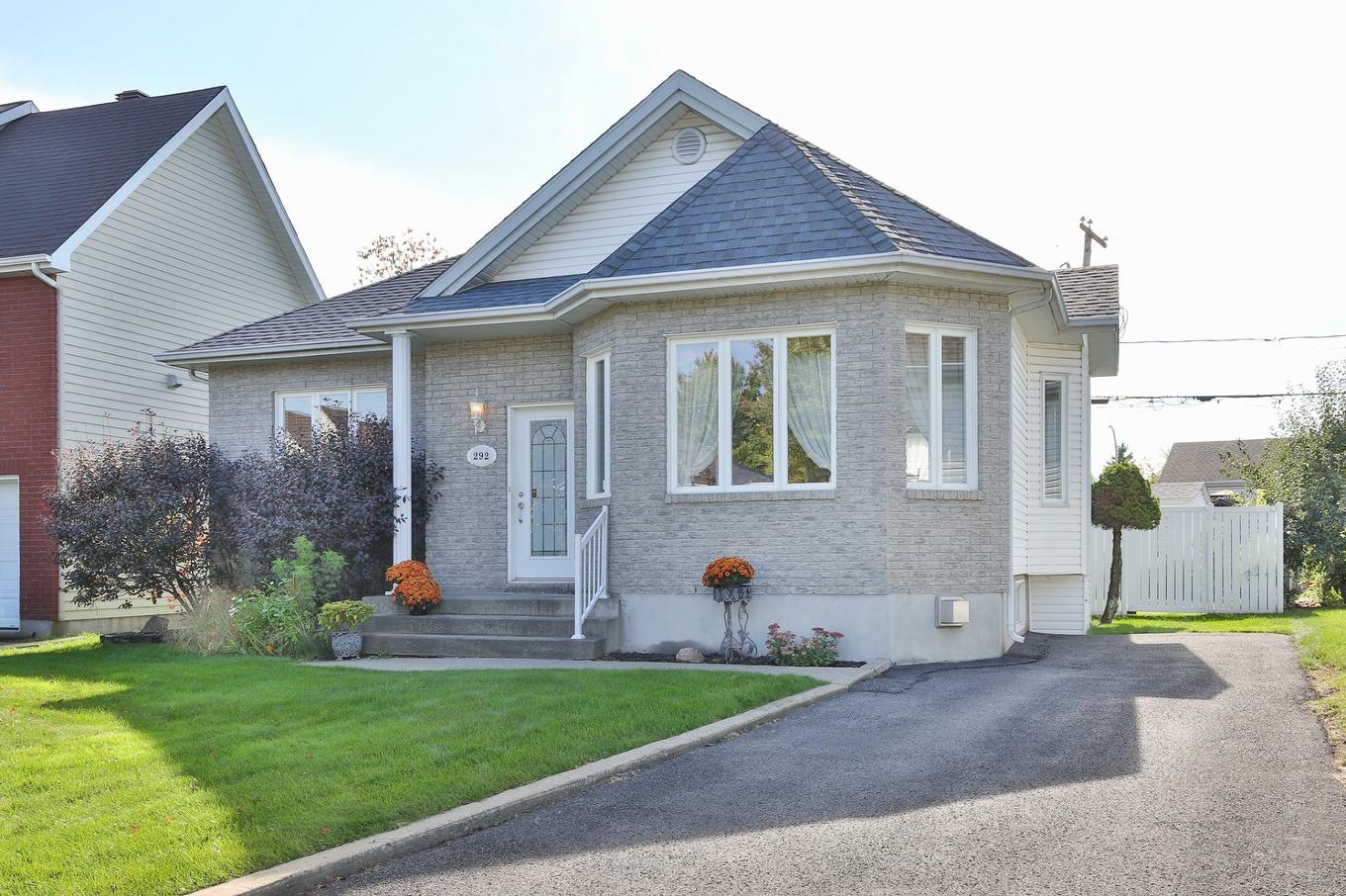 Frontage - 292 Rue Louis-Pasteur, Saint-Jean-Sur-Richelieu, QC - Outdoor