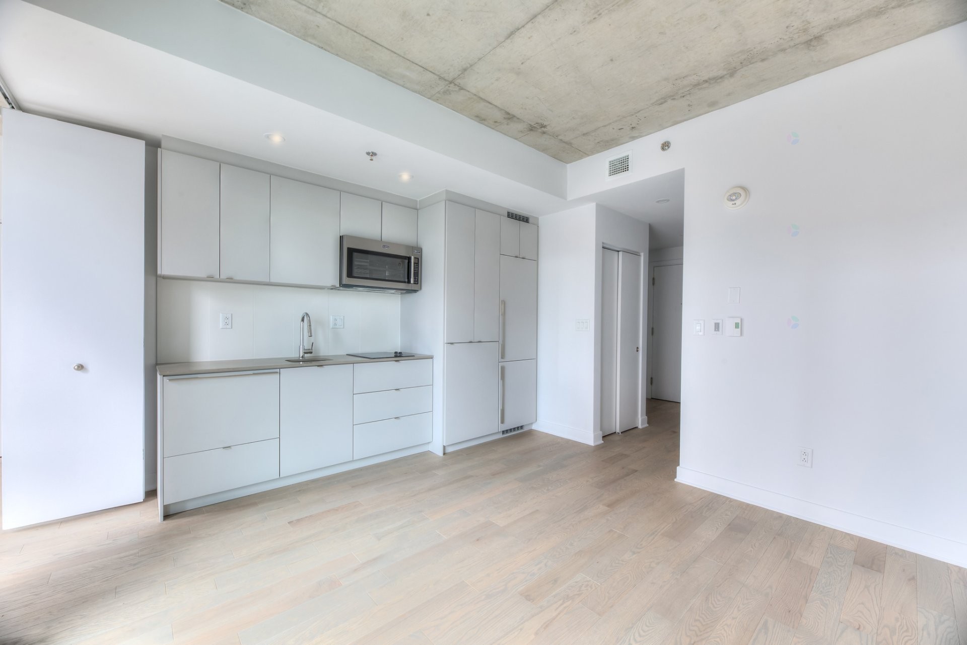 Ceiling - 210-2660 Rue Ontario E., Montréal (Ville-Marie), QC - Indoor Photo Showing Kitchen