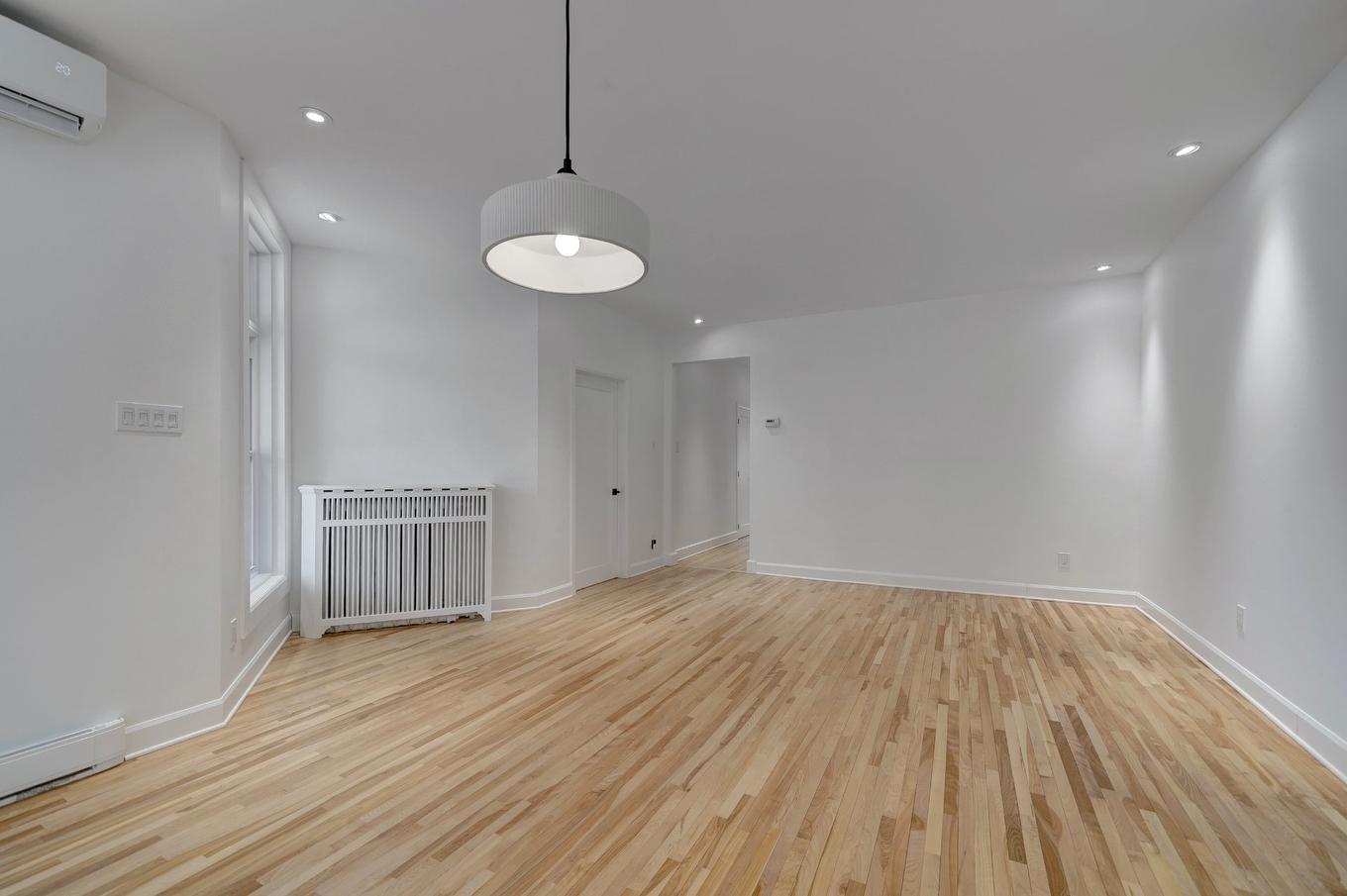 Living room - 6766 Av. Christophe-Colomb, Montréal (Rosemont/La Petite-Patrie), QC - Indoor Photo Showing Other Room