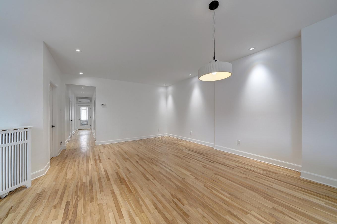 Living room - 6766 Av. Christophe-Colomb, Montréal (Rosemont/La Petite-Patrie), QC - Indoor Photo Showing Other Room