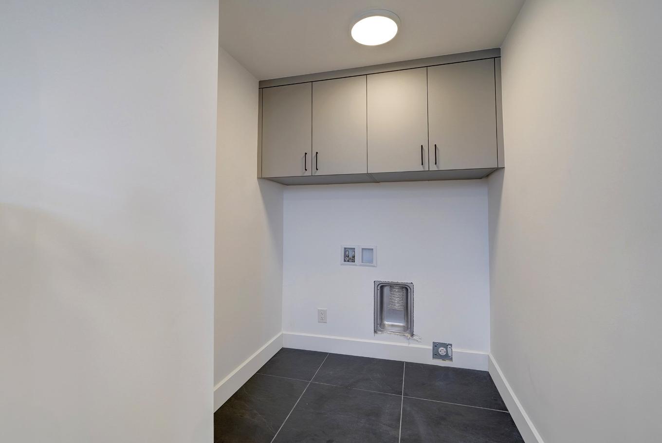 Salle de lavage - 6770 Av. Christophe-Colomb, Montréal (Rosemont/La Petite-Patrie), QC - Indoor Photo Showing Other Room