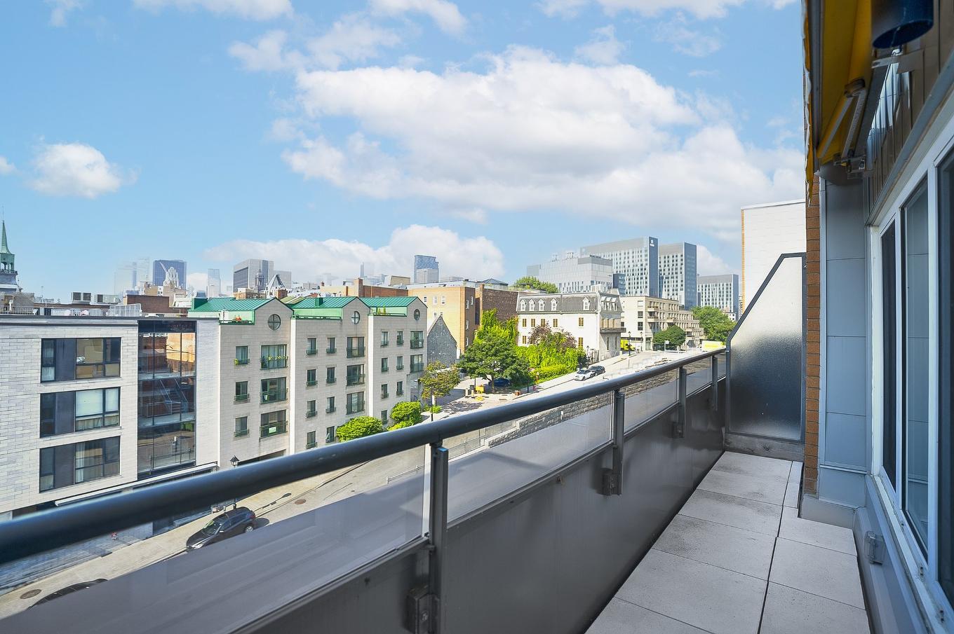 Balcony - 604-355 Rue Berri, Montréal (Ville-Marie), QC - Outdoor With View