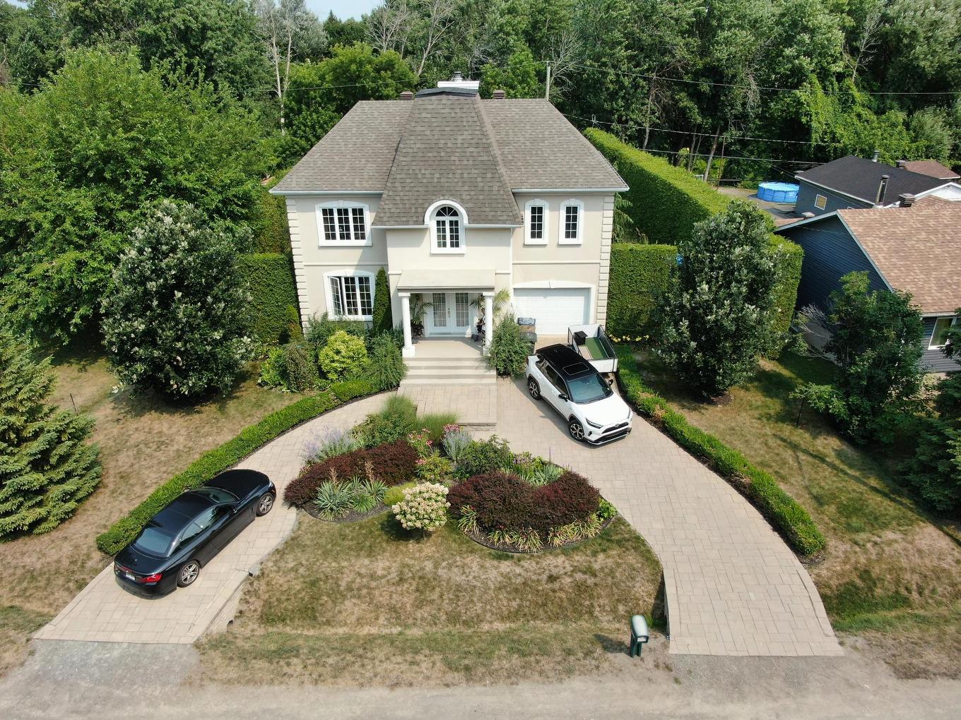 Façade - 10625 Boul. Des Mille-Îles, Laval (Saint-François), QC - Outdoor