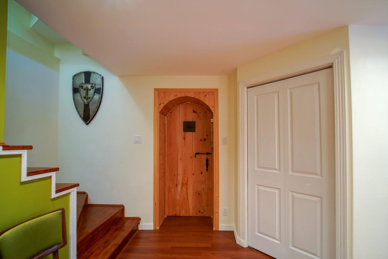 Escalier - 10625 Boul. Des Mille-Îles, Laval (Saint-François), QC - Indoor Photo Showing Other Room