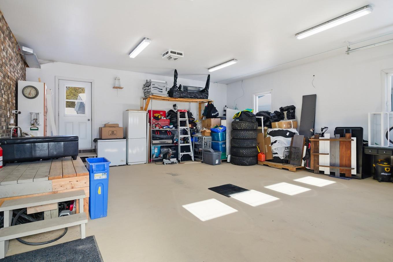 Garage - 25 Rue De Lannion, Gatineau (Masson-Angers), QC - Indoor Photo Showing Garage