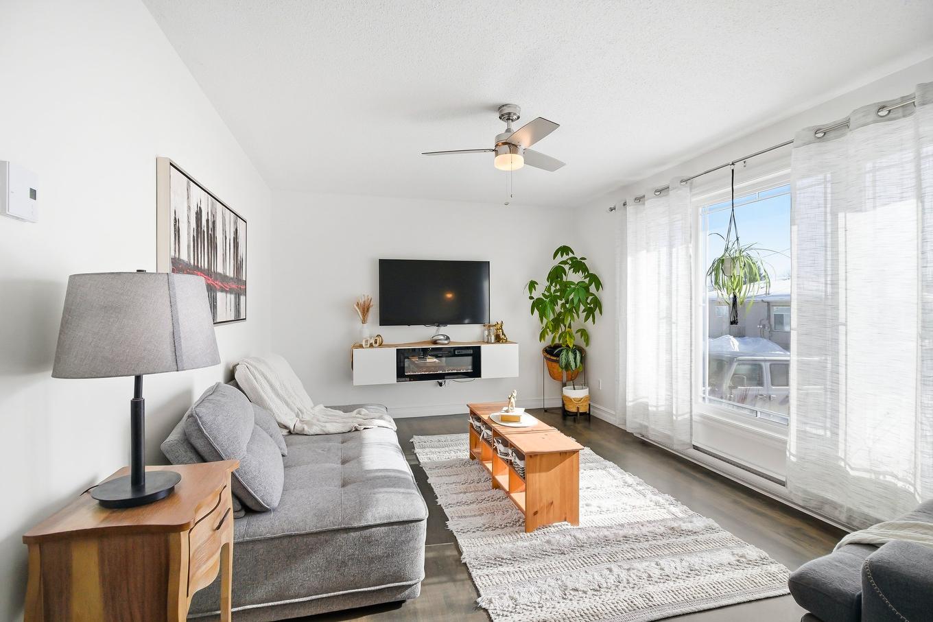 Salon - 25 Rue De Lannion, Gatineau (Masson-Angers), QC - Indoor Photo Showing Living Room