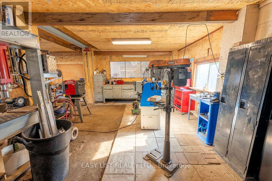 608 Copper Cliff Road, Neebing, ON - Indoor