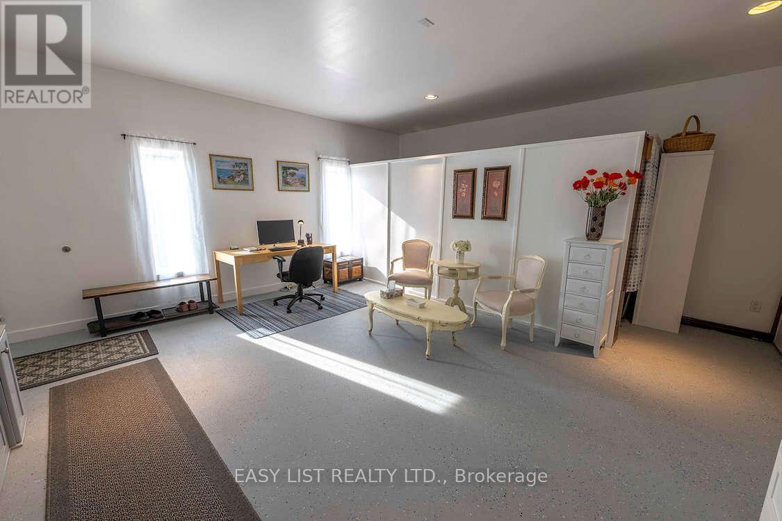 608 Copper Cliff Road, Neebing, ON - Indoor Photo Showing Other Room