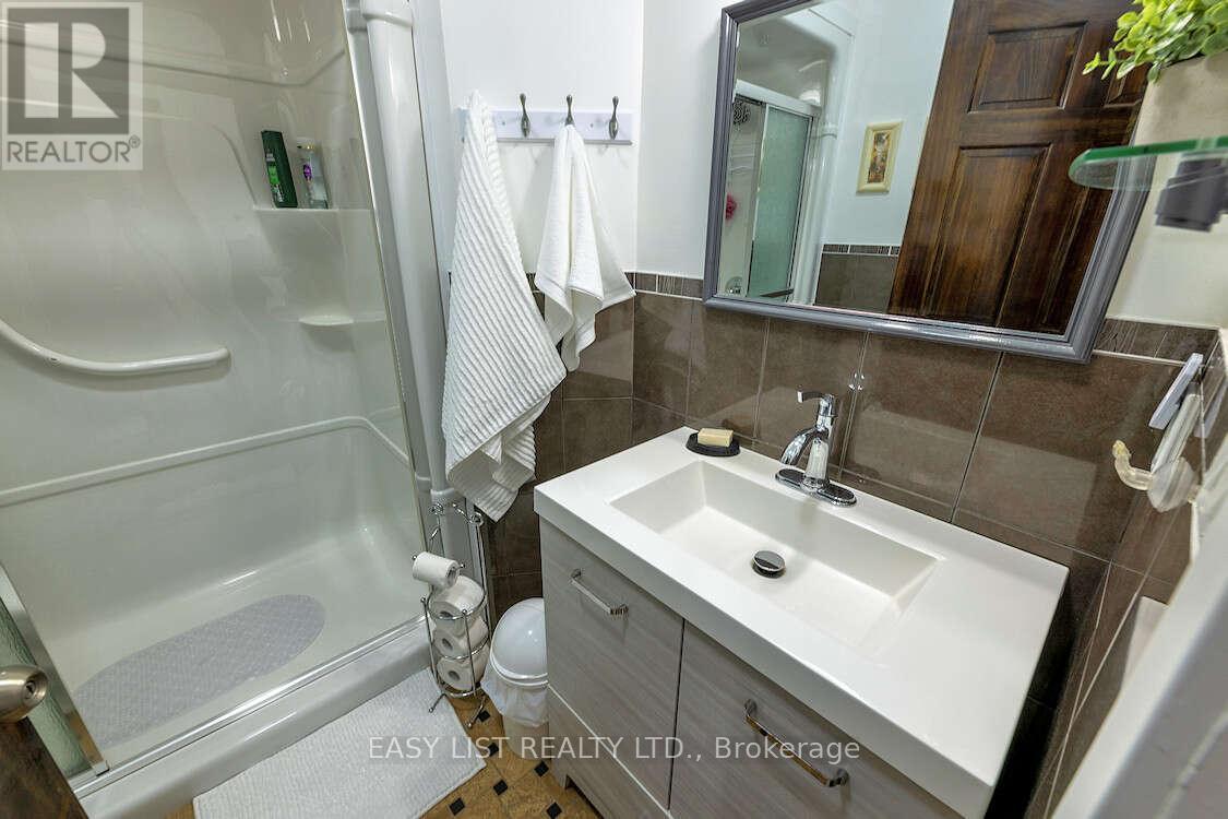 608 Copper Cliff Road, Neebing, ON - Indoor Photo Showing Bathroom