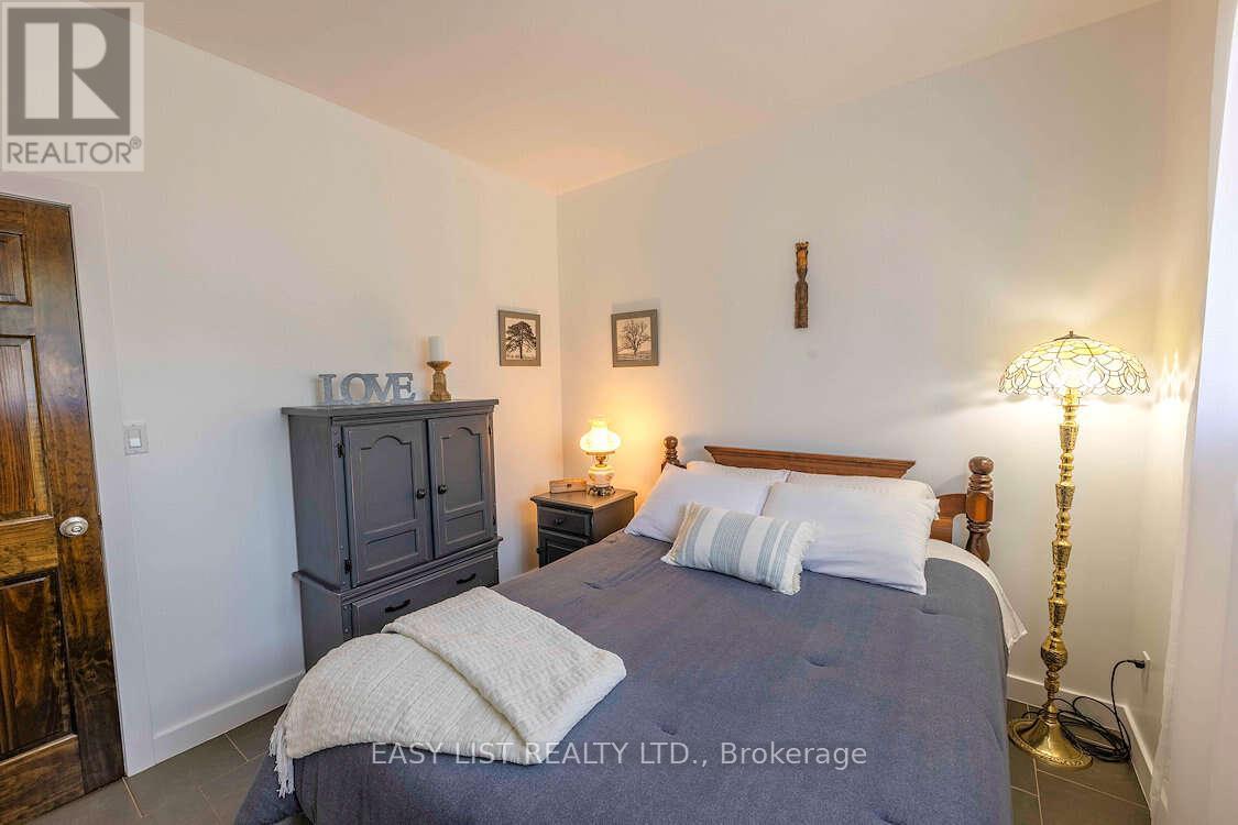 608 Copper Cliff Road, Neebing, ON - Indoor Photo Showing Bedroom