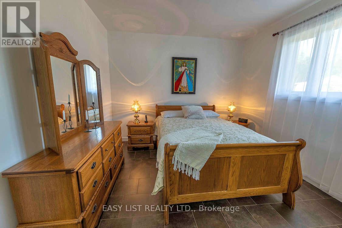 608 Copper Cliff Road, Neebing, ON - Indoor Photo Showing Bedroom