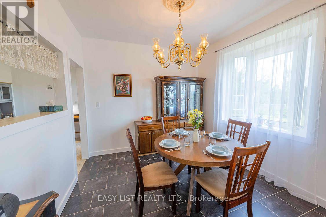 608 Copper Cliff Road, Neebing, ON - Indoor Photo Showing Dining Room